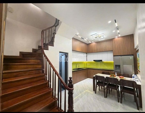 Bán nhà lô góc Linh Quang 42m² – 4 tầng – 5 phòng – cách ô tô 30m – 12.2 tỷ