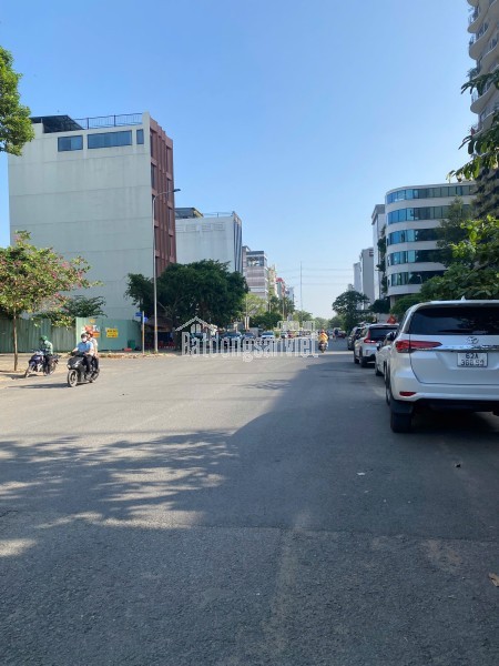 Bán nhà mặt tiền dự án Huy Hoàng, diện tích 8x20, 5 tầng, cách đường Tạ Hiện 100m, giá 50 tỷ.