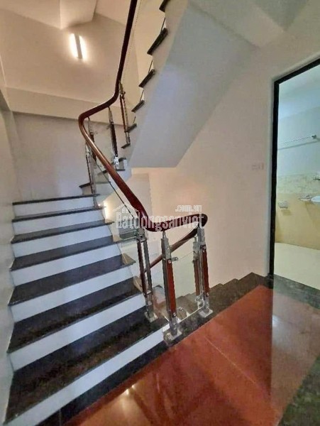 Bán nhà đẹp ngõ ôtô phố Võ Chí Công 45m2 4tầng mặt tiền 4m 13 Tỷ Tây Hồ