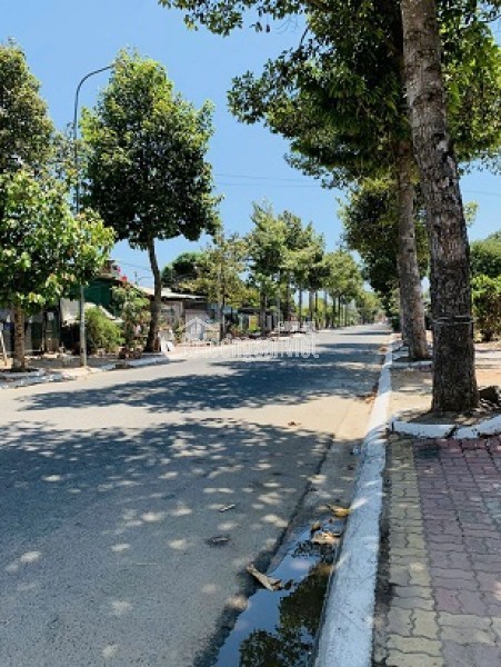 ► BÁN NHÀ VƯỜN MT NGUYỄN TRÃI – TRUNG TÂM THỊ TRẤN LONG ĐIỀN