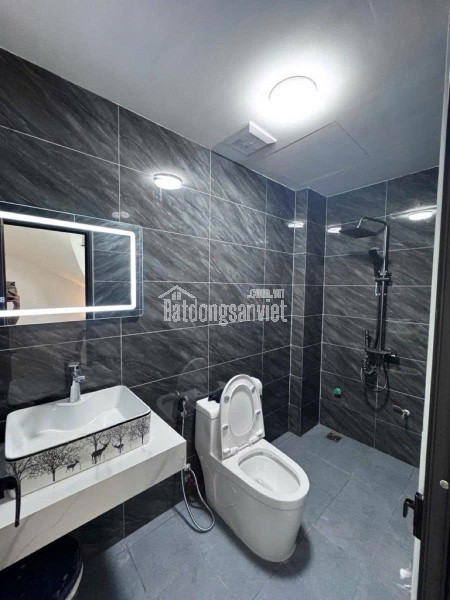 BÁN GẤP NHÀ  LĨNH NAM  GẦN CHỢ ĐẦU MỐI ĐỀN LỪ, NHÀ ĐẸP Ở NGAY DT 38M GIÁ 8X TỶ GẦN CÁC TRƯỜNG ĐẠI