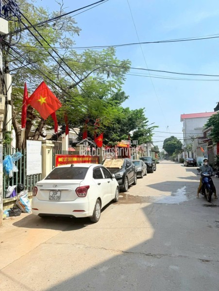 CC bán gấp lô 145m,veiw hồ,Hạ Bằng, Hoà Lạc.Sát ĐHQG, DH FPT,Trục chính,gần Metro.Giá chỉ 3.750tỷ