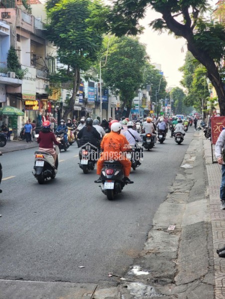 GẤP VỀ QUÊ ĐÓN TẾT Nhà Đồng Nai P15 Quận 10. Ngang 5.8m dài 10m. Vị Trí  Kinh doanh 3 Tầng Chỉ