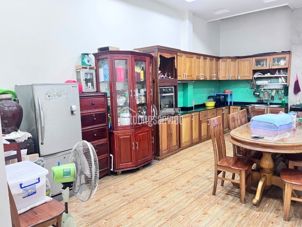 NHÀ MT VÕ TRỨ, CHỢ XÓM MỚI, TRUNG TÂM NHA TRANG DT: 137,8m² Giá bán: 21,5 tỷ ( tl ) lh e