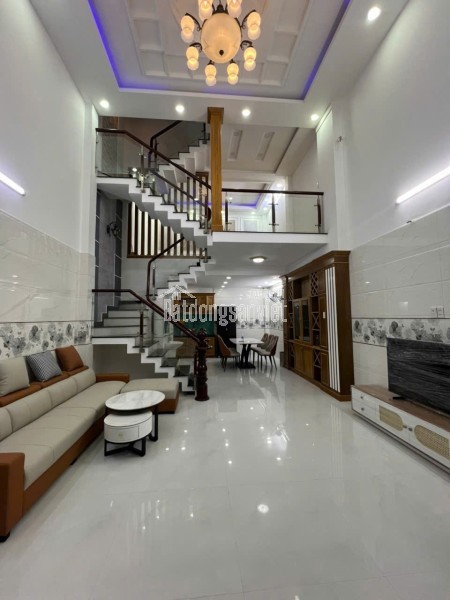 Chính chủ bán nhà 3 tầng, hẻm ô tô thông đường Nguyễn Văn Dung, P.6, giá chỉ 7.5 tỷ, thích hợp ở.