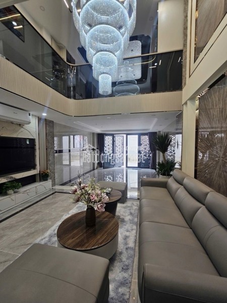 SIÊU PHẨM NHÀ PHỐ - 5 TẦNG THANG MÁY   MỚI TINH FULL NỘI THẤT CAO CẤP - HẺM XE HƠI VÀO NGỦ NHÀ