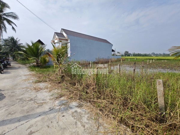 Bán lô đất thổ trung tâm Thị Trấn Tân Trụ 2 mặt tiền giá 1,7 tỷ