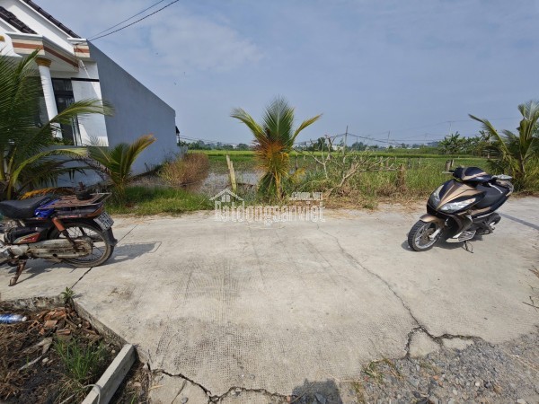 Bán lô đất thổ trung tâm Thị Trấn Tân Trụ 2 mặt tiền giá 1,7 tỷ