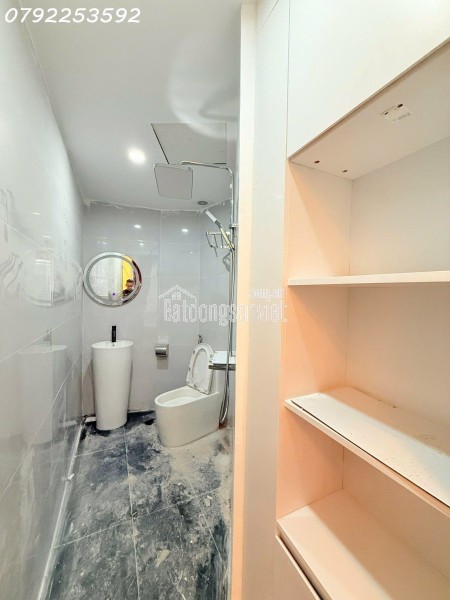 Bán Nhà! Văn Chương. Đống Đa. 27-30m x 4 tầng. Mặt Tiền 5m. Giá bán 7.5 tỷ.