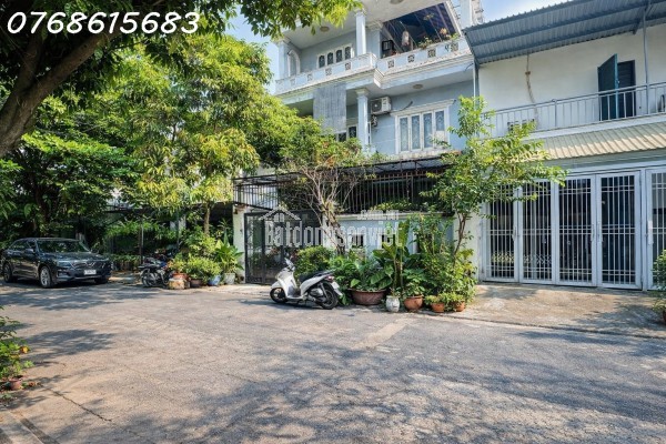 Bán biệt thự ven sông kề Gigamall Phạm Văn Đồng, Thủ Đức: 129m2, 3 tầng, 6PN, 16.5 tỷ - Sổ hồng,