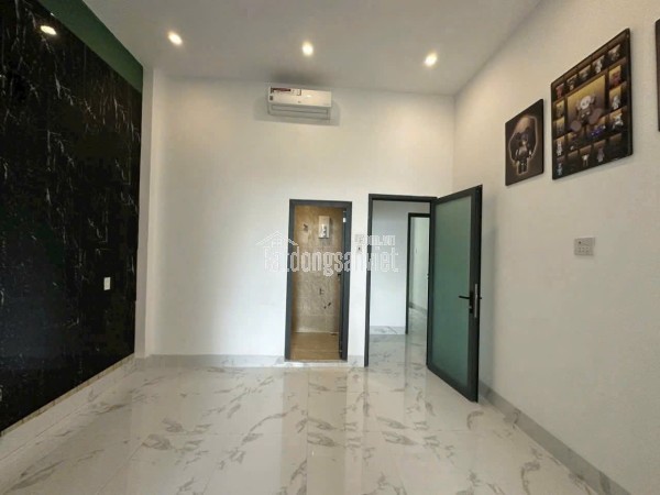 93. Nhà 7,5 triệu 3 phòng ngủ gần bến xe Hồng Loan