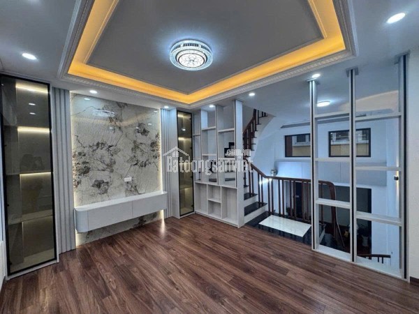 BÁN NHÀ 5 TẦNG NGỌC HỒI 40M NHÀ MỚI Ở NGAY, GẦN TRƯỜNG, CHỢ TIỆN ÍCH BẠT NGÀN