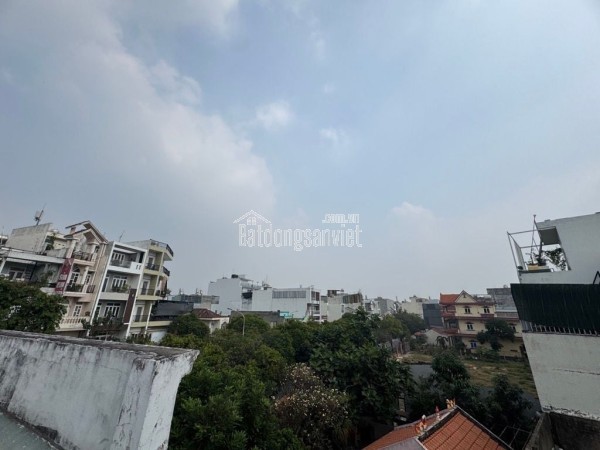 MẶT TIỀN KINH DOANH ĐỈNH – NGUYỄN SƠN - NHÀ 2 TẦNG + SÂN THƯỢNG – LÔ GÓC – ĐÚC KIÊN CỐ.