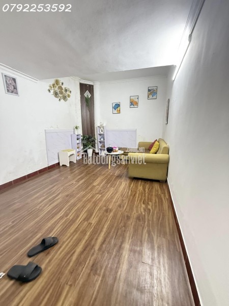 Bán Nhà Ngõ Chợ Khâm Thiên, Đống Đa. Diện Tích 36m x5 tầng. Mặt Tiền 3.4m. Giá Bán 5.15 tỷ
