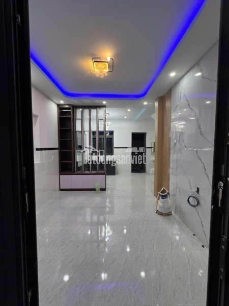 Cần tiền bán gấp mặt tiền đường nhựa 1 lầu 1 trệt mới xây chưa ở TT Long Điền, BRVT