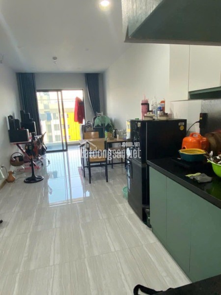 Pass 1 phòng ngủ (PN) master có WC riêng trong căn hộ 2PN – 2WC tại GreenTopaz TẠI DĨ AN, BÌNH