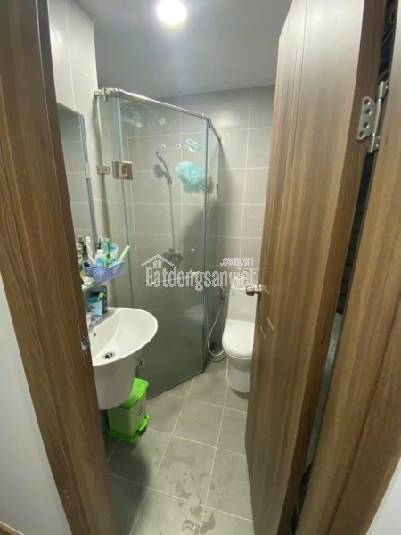 Pass 1 phòng ngủ (PN) master có WC riêng trong căn hộ 2PN – 2WC tại GreenTopaz TẠI DĨ AN, BÌNH