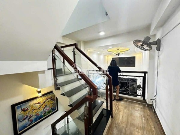 NHÀ 3 TẦNG TRUNG TÂM TÂN BÌNH HẺM 6M – CÁCH MẠNG THÁNG 8 NỠ HẬU TÀI LỘC