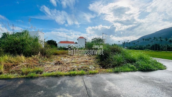 Cần bán khách sạn 1 sao, lộc thọ, nha trang, 92,6m2, giá dưới 30 tỷ, đang kinh doanh, gần biển