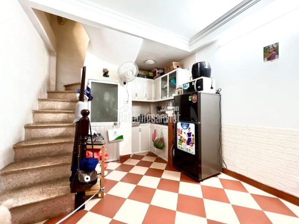 Chính chủ  cho thuê nguyên căn mới phố Hoàng Hoa Thám, 4 tầng x 18m, full nội thất