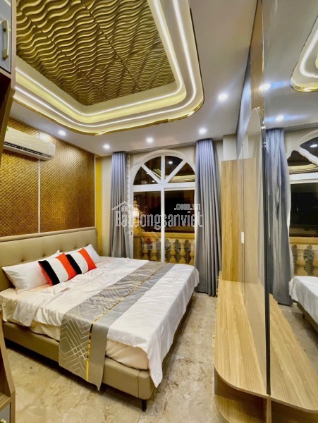 BÁN BIỆT THỰ DÁT VÀNG HẺM XE HƠI BÀNH VĂN TRÂN - TÂN BÌNH