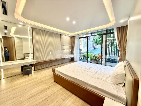 BÁN NHÀ PHÔ NGÔ GIA TỰ - LONG BIÊN, 6 TẦNG THANG MÁY, GARA Ô TÔ, KINH DOANH. GIÁ 11,5 TỶ