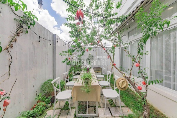 Cho thuê khách sạn 21 phòng Nguyễn Thị Nghĩa - trung tâm Đà Lạt.giá 50 triệu