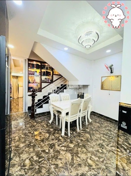 Bán nhà ngõ 10 Ni Sư Huỳnh Liên, Tân Bình: 46m2, 3 tầng, 4PN, 5,6 tỷ, sổ hồng trao tay, giá hời