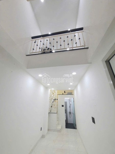 Bán nhà hẻm Q10, Ngô Quyền, 15m2, 4T, 2PN, SHR - 3.65 tỷ