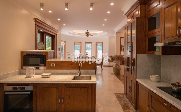 Bán biệt thự Lạc Long Quân otô, gần Hồ Tây ở sướng 145m 4tầng 29.3 tỷ