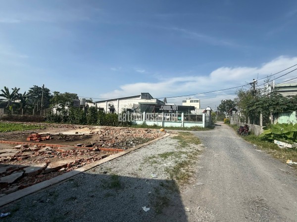 BÁN ĐẤT LÔ GÓC XUÂN THỚI SƠN 16 –174M2 CHỈNH HƠN 3 TỶ