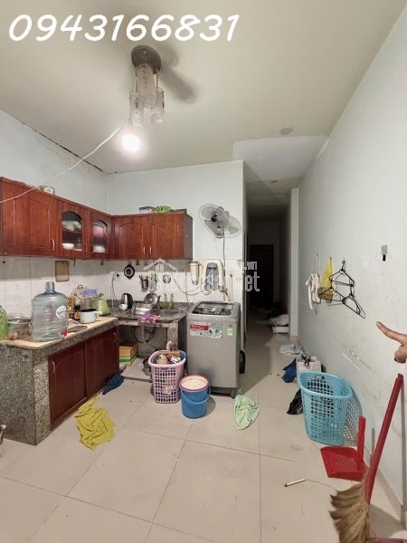 Bán nhà mặt phố Lạc Long Quân, Tân Bình: 140m2, 4 tầng, 6PN, vị trí vàng kinh doanh, sổ hồng chính