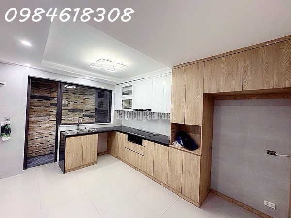 Nhà Cầu Giấy thông Quan Hoa – DT 42m², từ tầng 2 là 45m² – 5 tầng – nhà dân xây chắc chắn