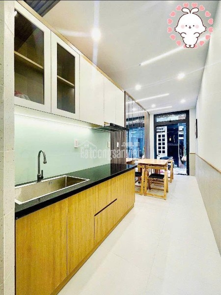 Nhà 3 tầng Tân Bình, hẻm Lạc Long Quân, 18m2, 2PN, 3WC, sổ hồng, giá 2.8 tỷ - Cơ hội an cư lý tưởng