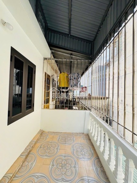 Nhà căn góc mặt ngõ ôto đỗ cửa, thang máy, tặng full đồ