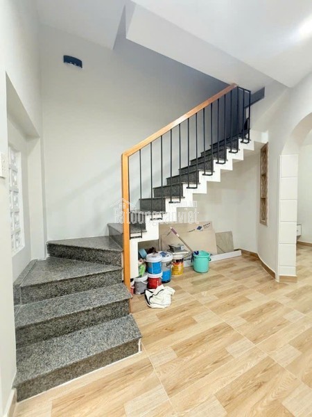 NHÀ SIÊU DỂ THƯƠNG – CMT8, P.5, Tân Bình GIÁP QUẬN 10 – NGANG 5M BỂ THẾ