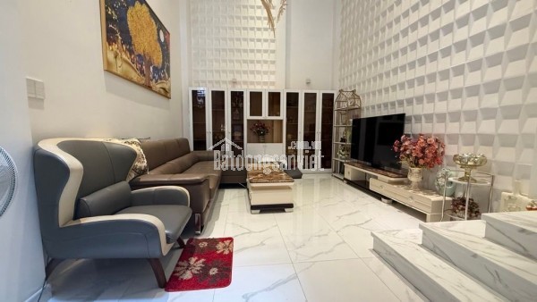 NHÀ MỚI ĐƯỜNG 8M NGUYỄN TƯ GIẢN GV -  FULL NỘI THẤT - 4.2MX14M - 5TẦNG - GIÁ 10 TỶ