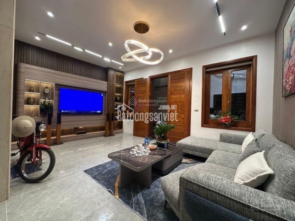 Bán nhà phố Đầm Trấu 4 tầng ô tô cửa chỉ 30 tỷ