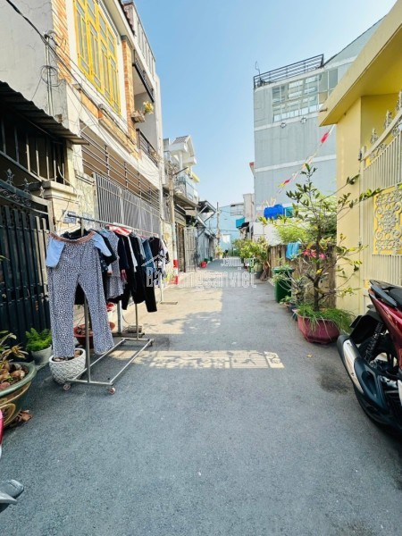 Bán nhà 3 tầng đường Trần Thị Điệu, Phường  Phước Long B, Q9, Thủ Đức, TP HCM. DT - 95m2, 3 tầng.