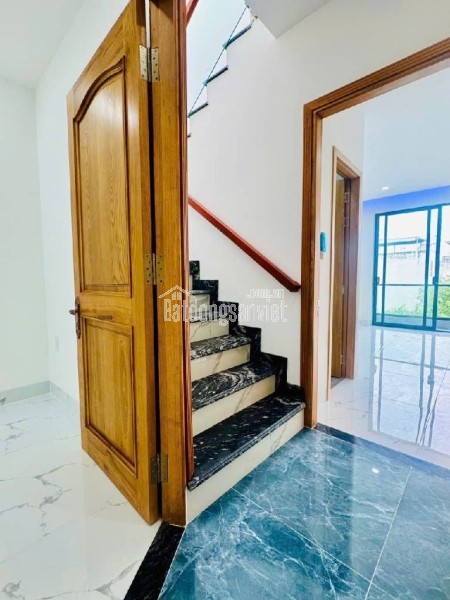 Bán nhà 50m2 * 4 tầng  , HXH đường 8m , Lã Xuân Oai , Long Trường , Q9 , Giá chỉ 6 Tỷ TL