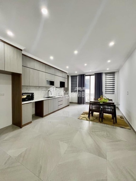 ĐẲNG CẤP Nhà Huy Du thang máy – Ô tô vào nhà – 45m2 – 8 tầng –  trung tâm Nam Từ Liêm nhỉnh 17 tỷ