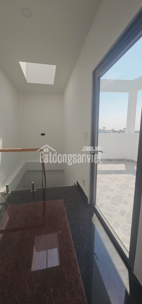 NHÀ 4 TẦNG ĐƯỜNG 102 TĂNG NHƠN PHÚ A - NGANG KHỦNG 9.5M - KINH DOANH ĐA NGÀNH