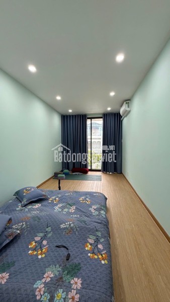bán nhà hẻm xe tang  nhà mới sos gấp bán q4 
4  tấm rẻ bèo