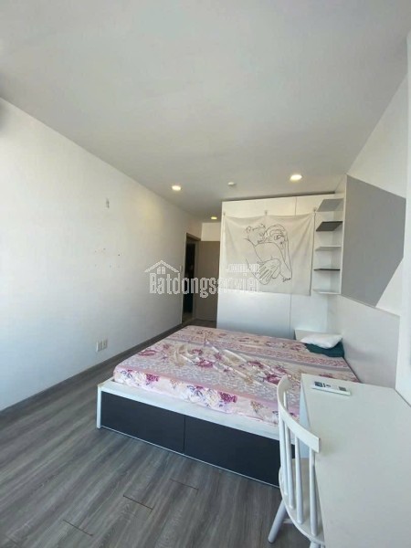 Chuyển nhượng Căn hộ 2PN DT 80m2 Dự án Riva Park Tại Quận 4