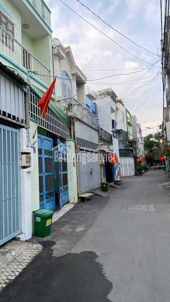 Bán nhà mặt phố đường số 4, Phường Linh Xuân, TP HCM. DT 140m2, 3 tầng, giá  8.85 tỷ.