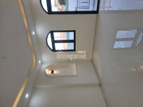 NHÀ NGAY CHỢ TỰ PHÁT PHẠM VĂN BẠCH TÂN BÌNH 4MX12M GIÁ 4,5 TỶ TL