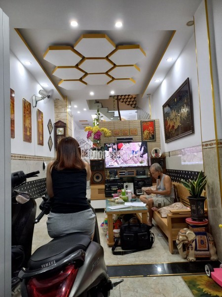 40m HXH - 4.1 tỷ - Nguyễn Thị Định (Q2) - 4 Tầng