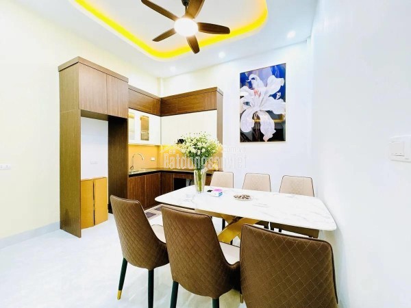 Bán nhà  LẠC LONG QUÂN otô tránh- kinh doanh thang máy 48 M 5tầng 14.2 tỷ