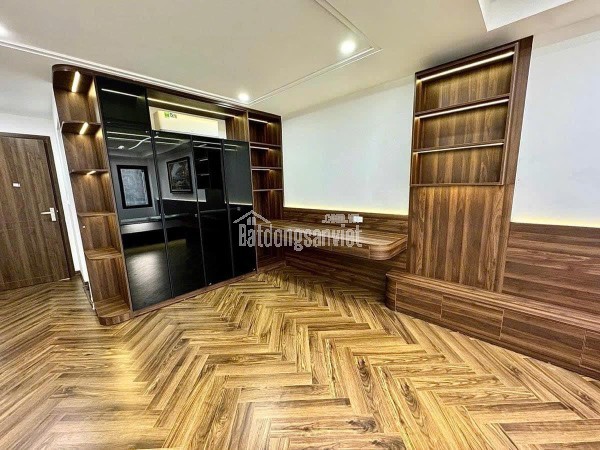 Bán nhà  LẠC LONG QUÂN otô tránh- kinh doanh thang máy 48 M 5tầng 14.2 tỷ