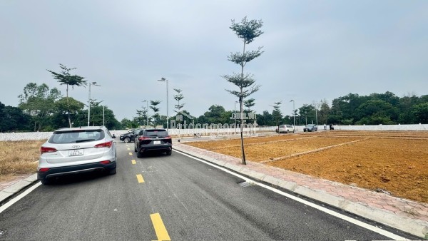 Chính chủ cần tiền bán gấp đất Phú Cát, Hòa Lạc  đón sóng quy hoạch giá còn rẻ.